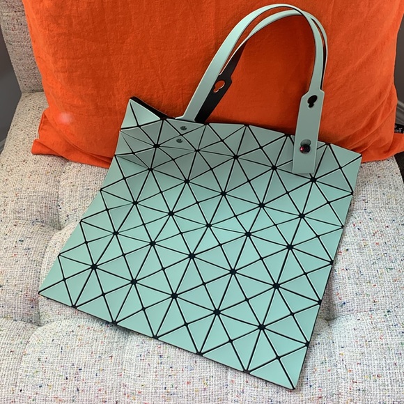 Issey miyake baobab lucent authentic tote and shoulder bag. - Picture 8 of 9